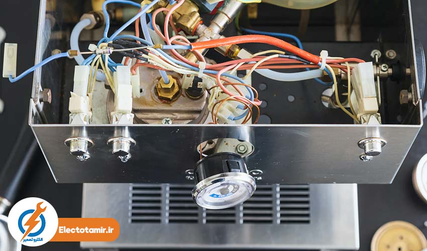 چرا اسپرسوساز دسینی نیاز به تعمیر پیدا می‌کند؟