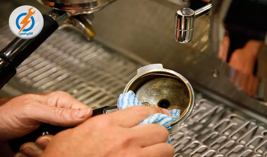 تعویض فیلتر اسپرسوساز دلونگی